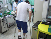 仕事中に外傷され左第4基節骨上部骨折及び第5指MP関節脱臼Drの委任のもとに施療中